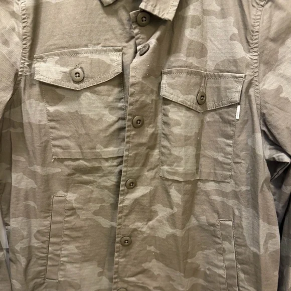 Vuori Women’s Ripstop Jacket Oregano Camo NWT Size L - Picture 4 of 6